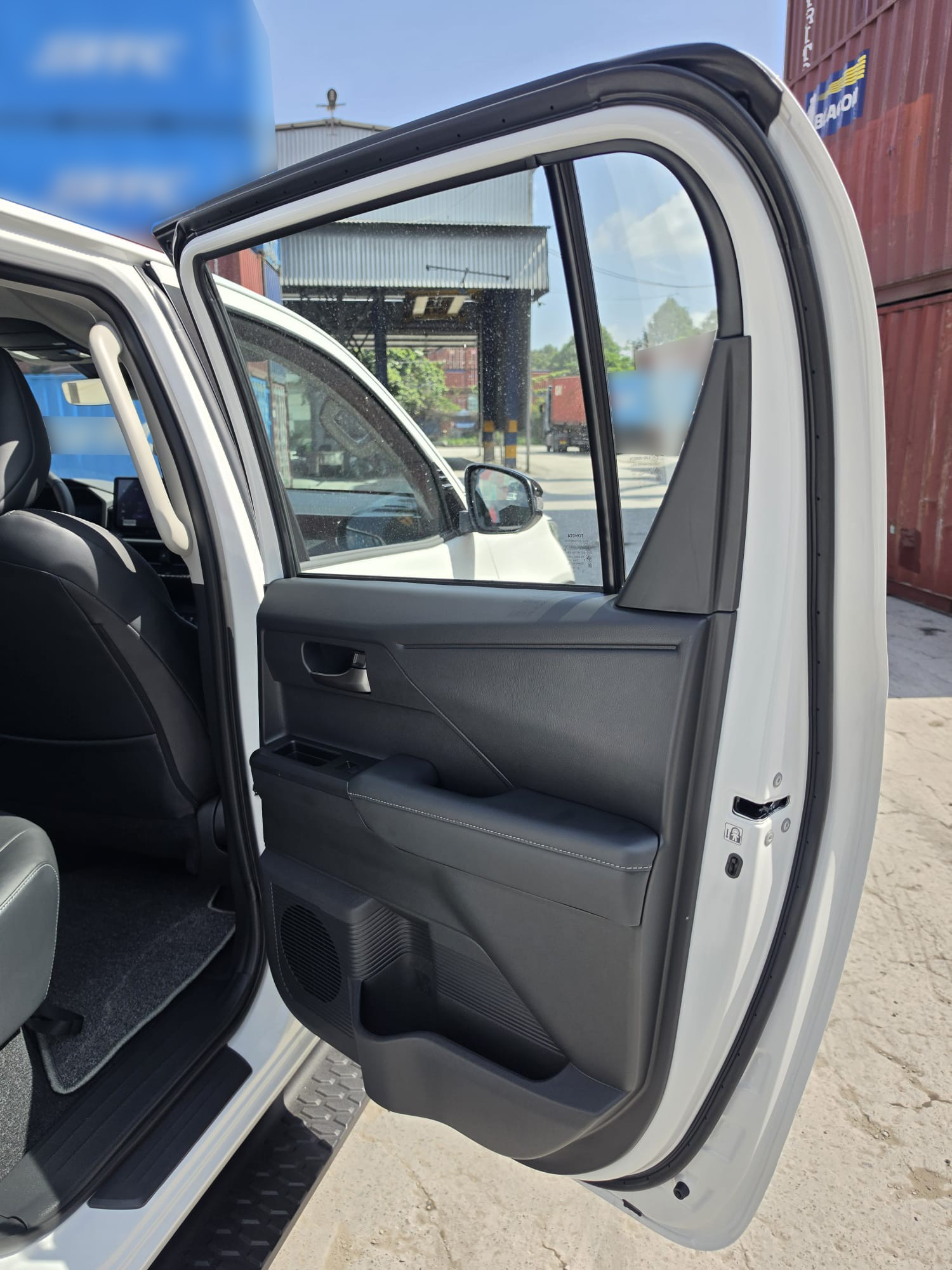 2026 TOYOTA HILUX DOUBLE CAB TRAILHUNTER 2.8 4WD AT White image 34