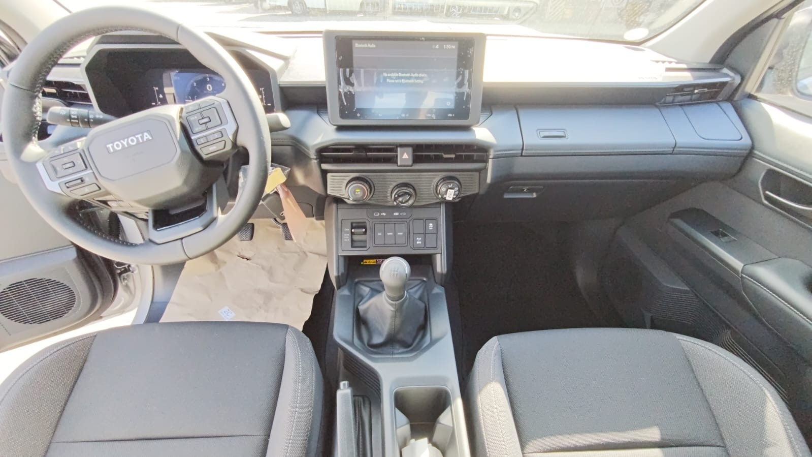 2026 TOYOTA HILUX DOUBLE CAB E 2.8 4WD MT Silver image 26
