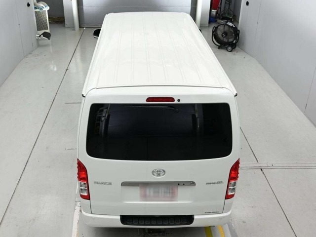 TOYOTA HIACE VAN 2019 White