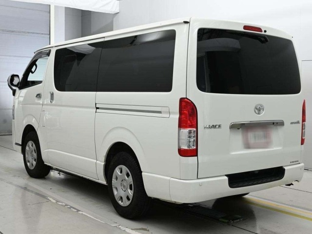 TOYOTA HIACE VAN 2019 White image 3