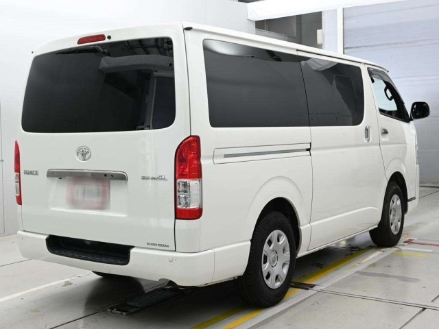 TOYOTA HIACE VAN 2019 White image 7