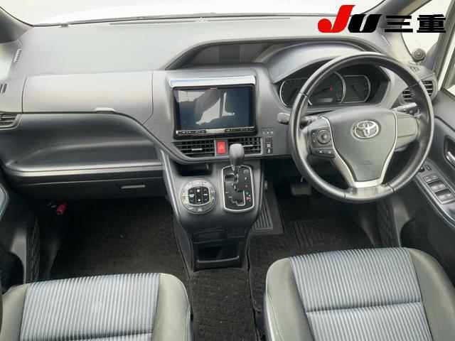 TOYOTA VOXY 2015 image 4