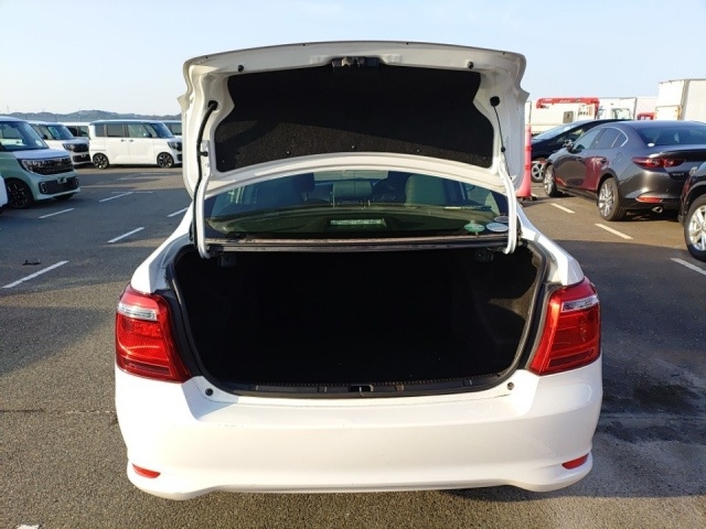 Toyota Aqua 2018 (S- Package) image 7
