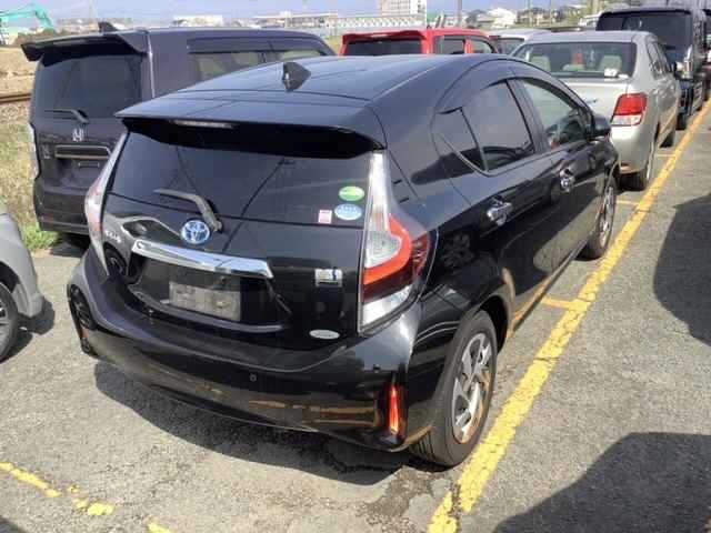 Toyota Aqua 2018 (S Style Black) image 5