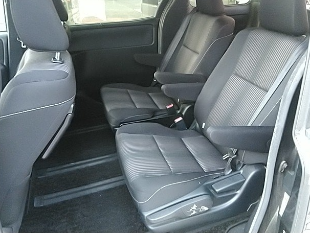 Toyota Voxy ZS Kirameki 2 image 9