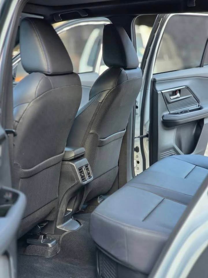 2027 TOYOTA YARIS CROSS SUV S HEV 1.5 2WD AT White image 5