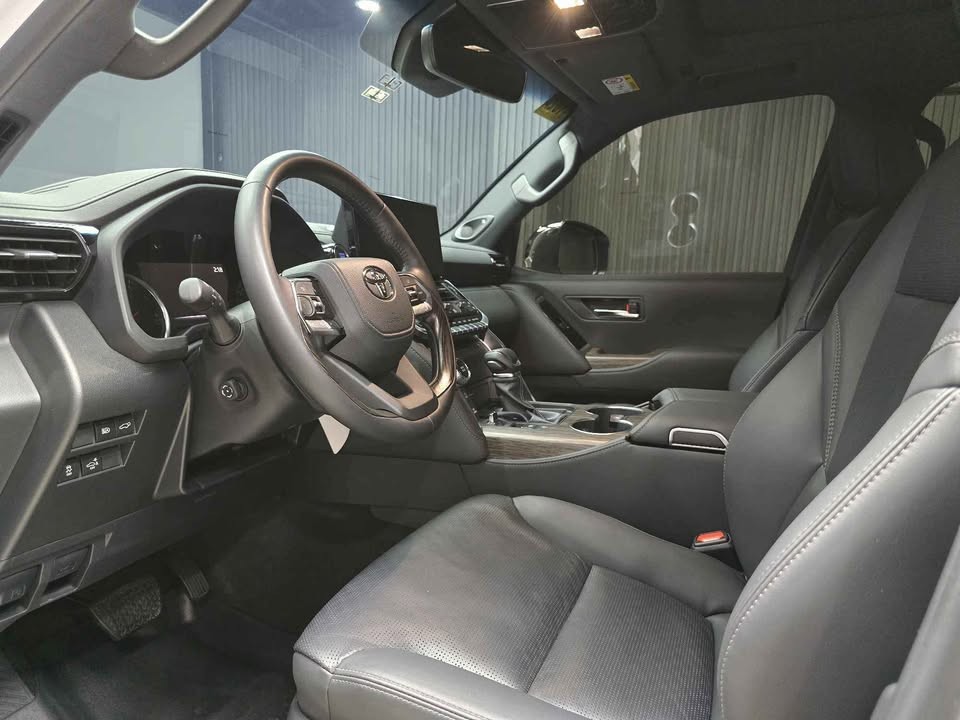 2027 TOYOTA LAND CRUISER SUV ZX 3.3 4WD AT White image 3