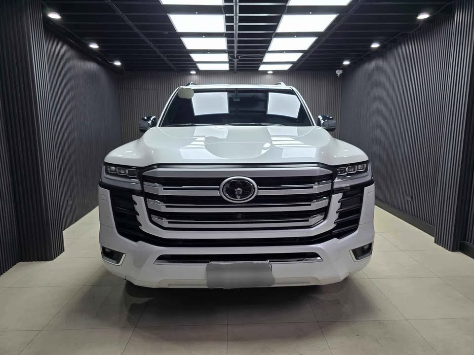 2027 TOYOTA LAND CRUISER SUV ZX 3.3 4WD AT White image 5
