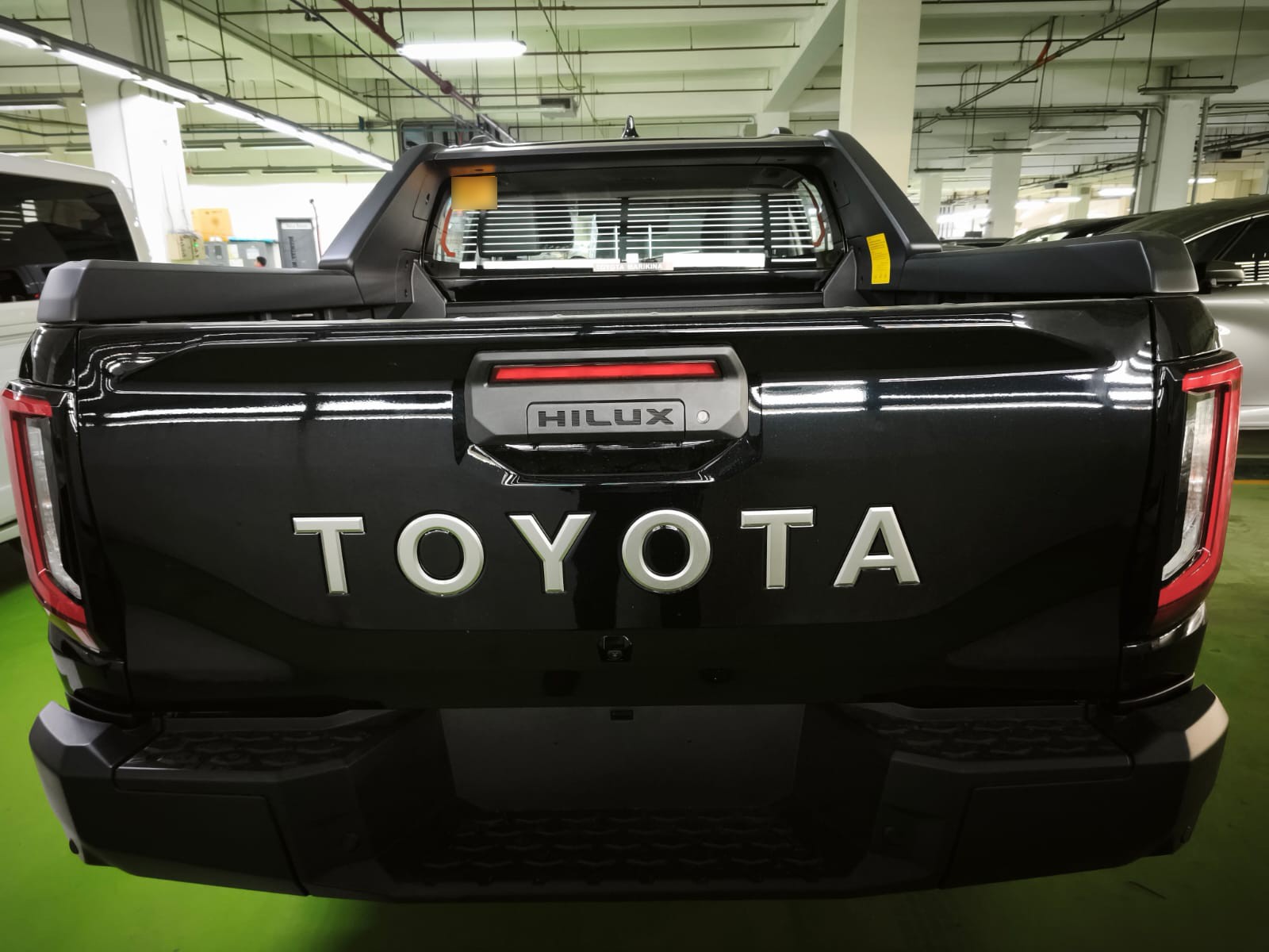 2026 TOYOTA HILUX DOUBLE CAB CONQUEST 2.8 4WD AT Black image 5