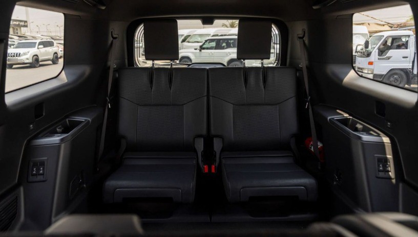 2027 TOYOTA LAND CRUISER PRADO SUV LUXURY 2.8 4WD AT Black image 4