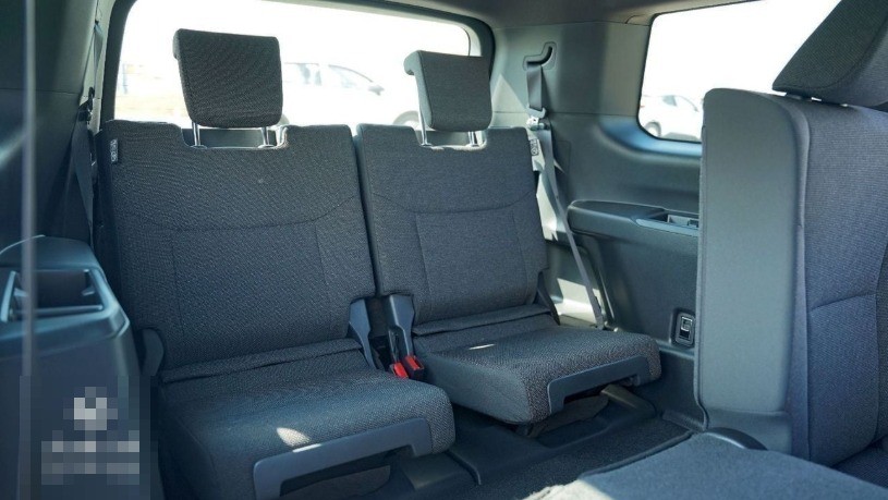 2027 TOYOTA LAND CRUISER PRADO SUV LIMITED / BASIC 2.8 4WD AT White image 4