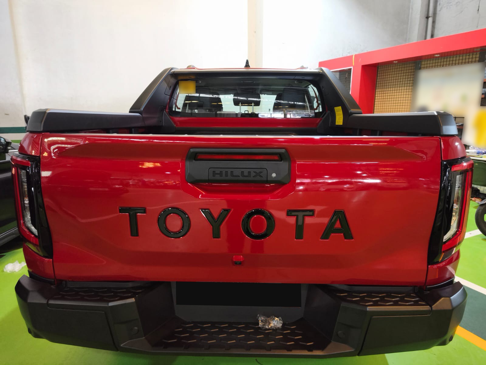 2026 TOYOTA HILUX DOUBLE CAB CONQUEST 2.8 4WD AT Red image 5