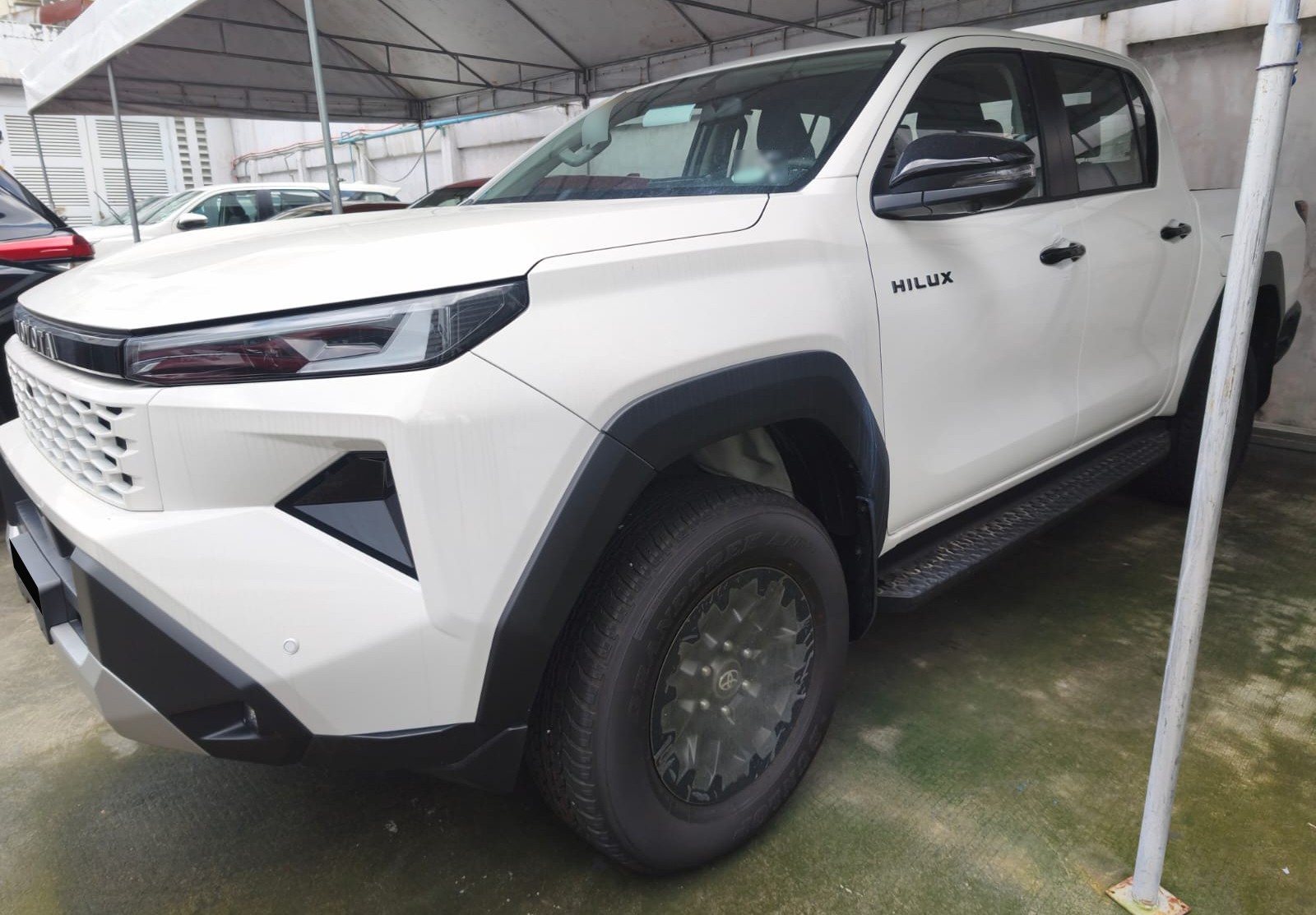 2027 TOYOTA HILUX DOUBLE CAB G 2.8 2WD AT White image 2