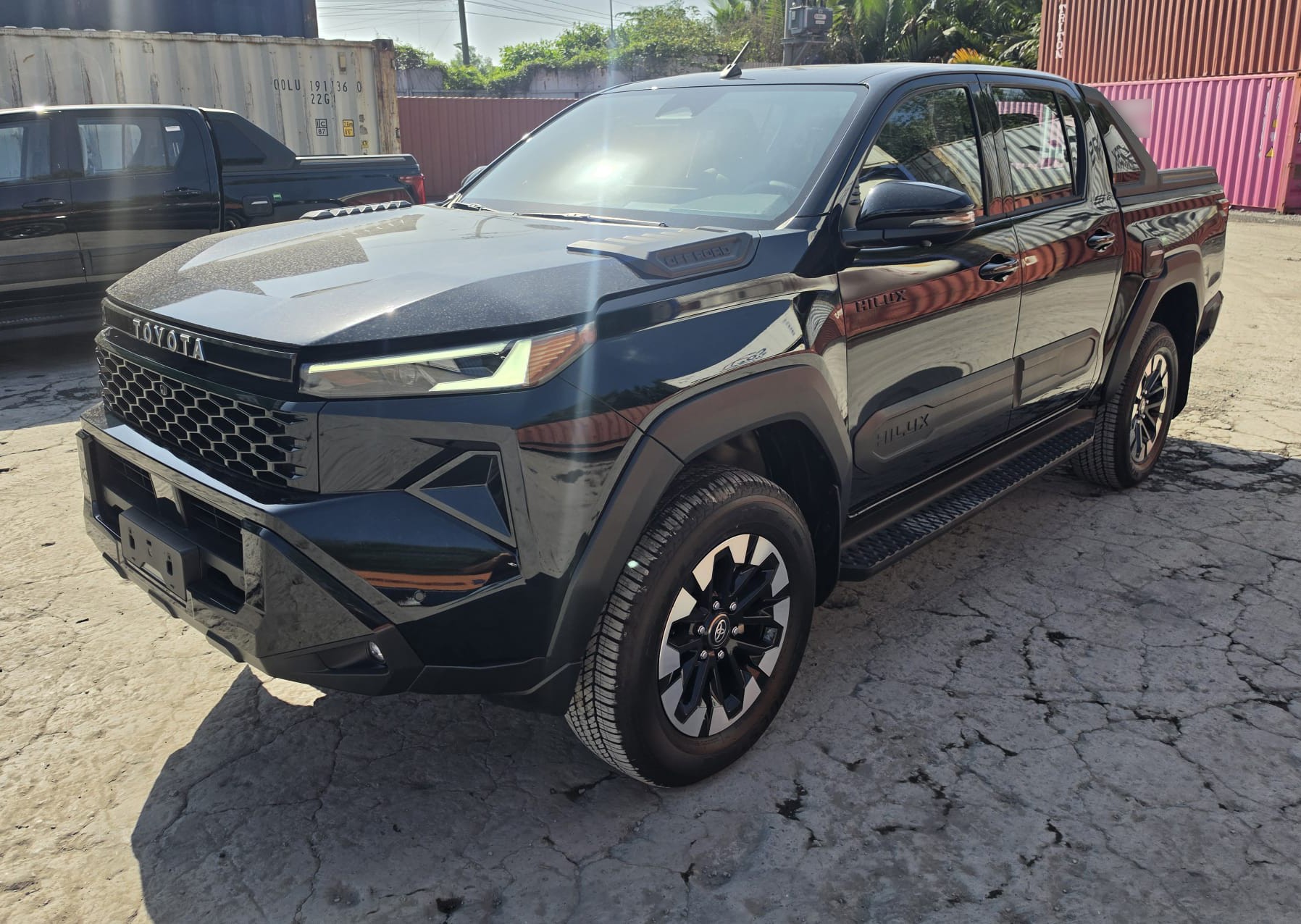 2026 TOYOTA HILUX DOUBLE CAB TRAILHUNTER 2.8 4WD AT Black