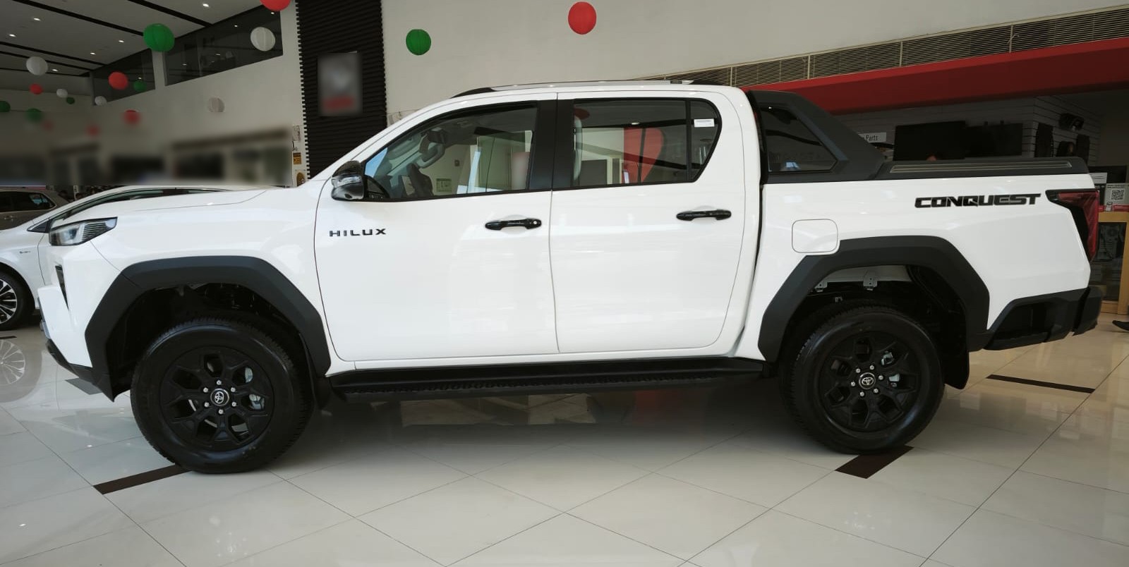 2026 TOYOTA HILUX DOUBLE CAB CONQUEST 2.8 2WD AT White image 2