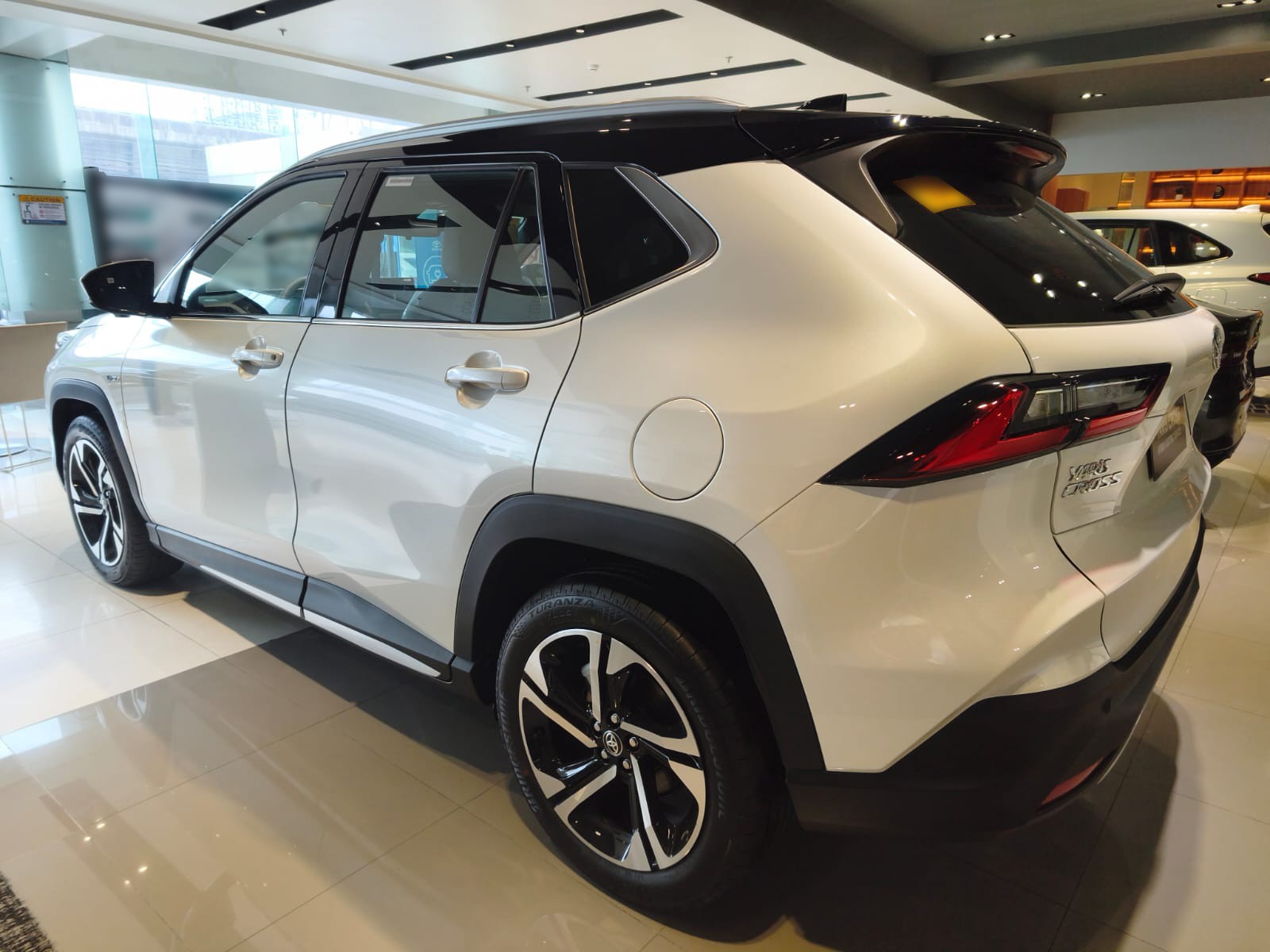 2026 TOYOTA YARIS CROSS SUV S HEV 1.5 2WD CVT White image 3