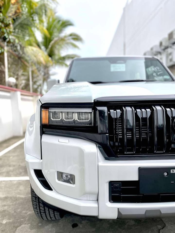 2027 TOYOTA LAND CRUISER PRADO SUV 2.4 4WD AT White image 4
