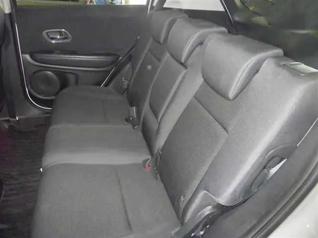 Honda Vezel Hybrid X Pearl 2020 image 3