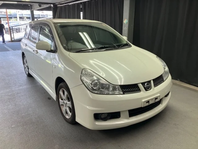 Nissan Wingroad White 2015