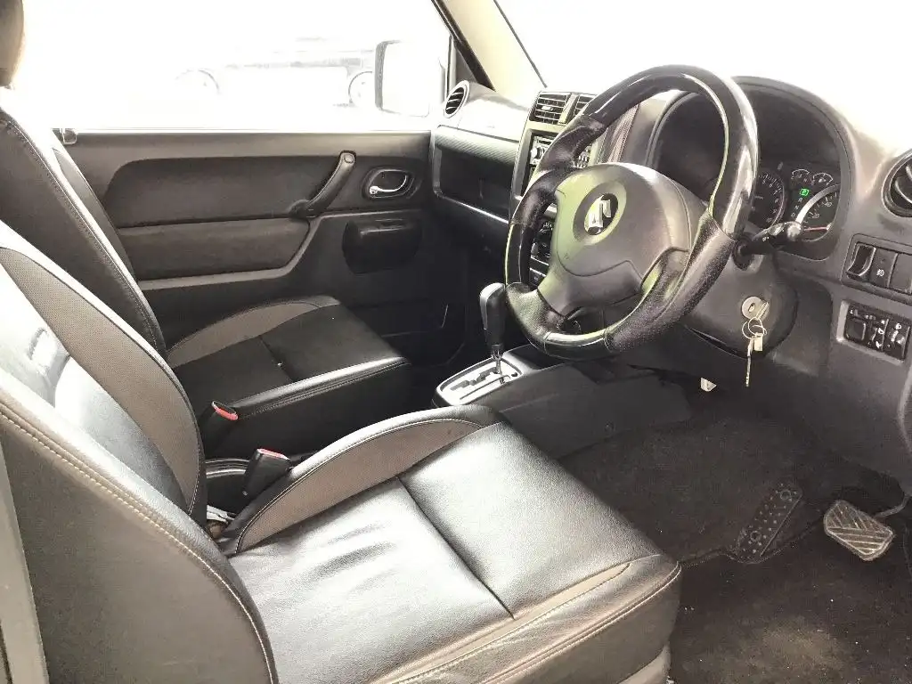Suzuki Jimny Black 2010 image 6