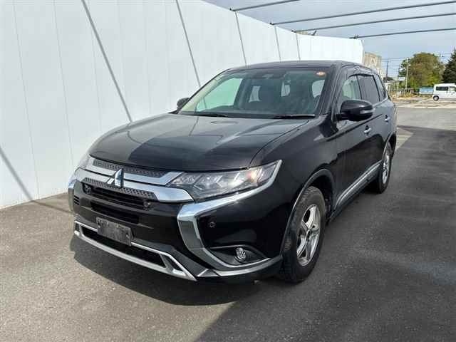 Mitsubishi Outlander Black 2019 image 2