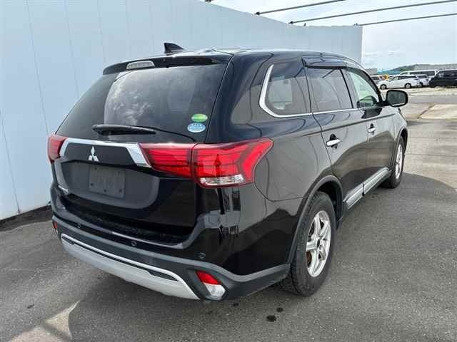 Mitsubishi Outlander Black 2019 image 7