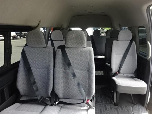 TOYOTA HIACE COMMUTER 2017 WHITE image 11