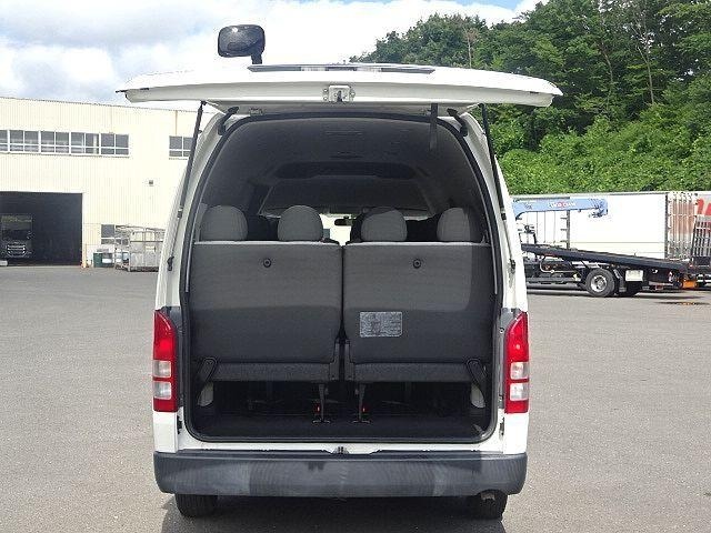TOYOTA HIACE COMMUTER 2017 WHITE image 3