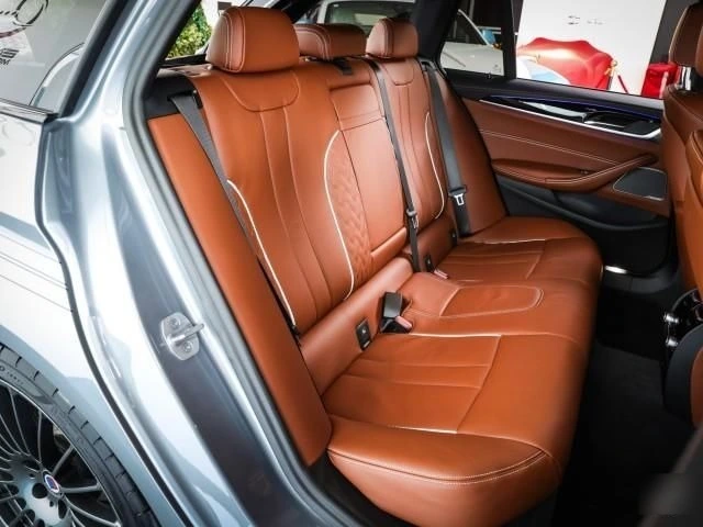 BMW B5 Touring Allrad Gray 2024 image 9
