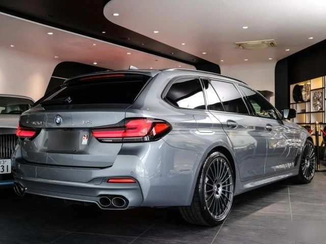 BMW B5 Touring Allrad Gray 2024 image 4