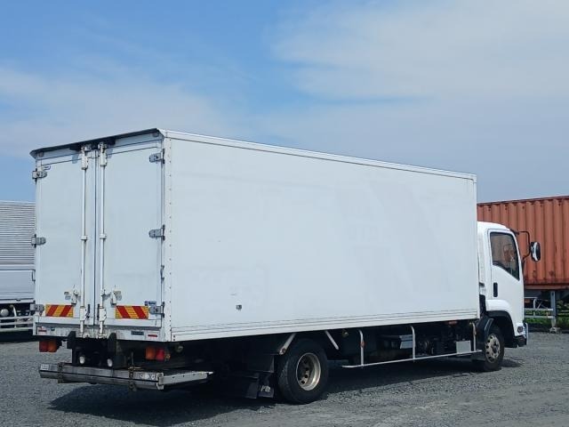 ISUZU FORWARD image 4