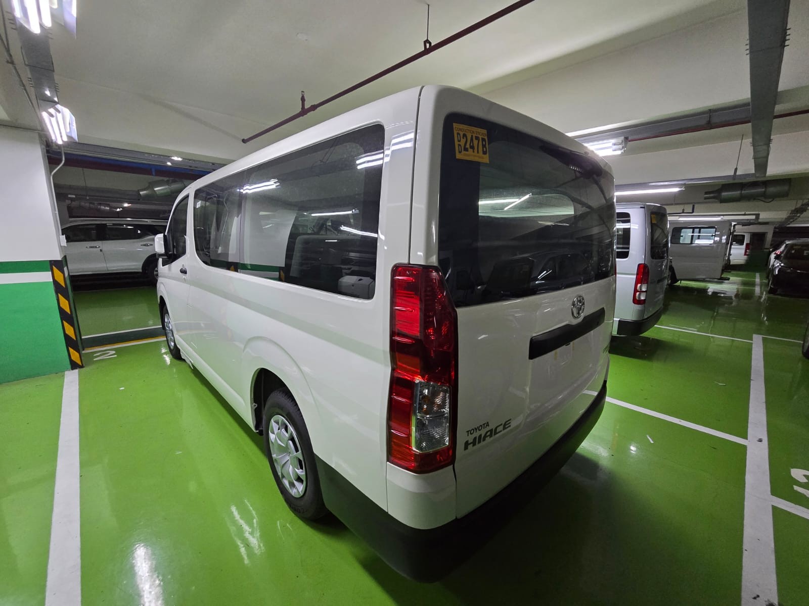 2027 TOYOTA HIACE VAN COMMUTER DELUXE 2.8 2WD MT White image 4