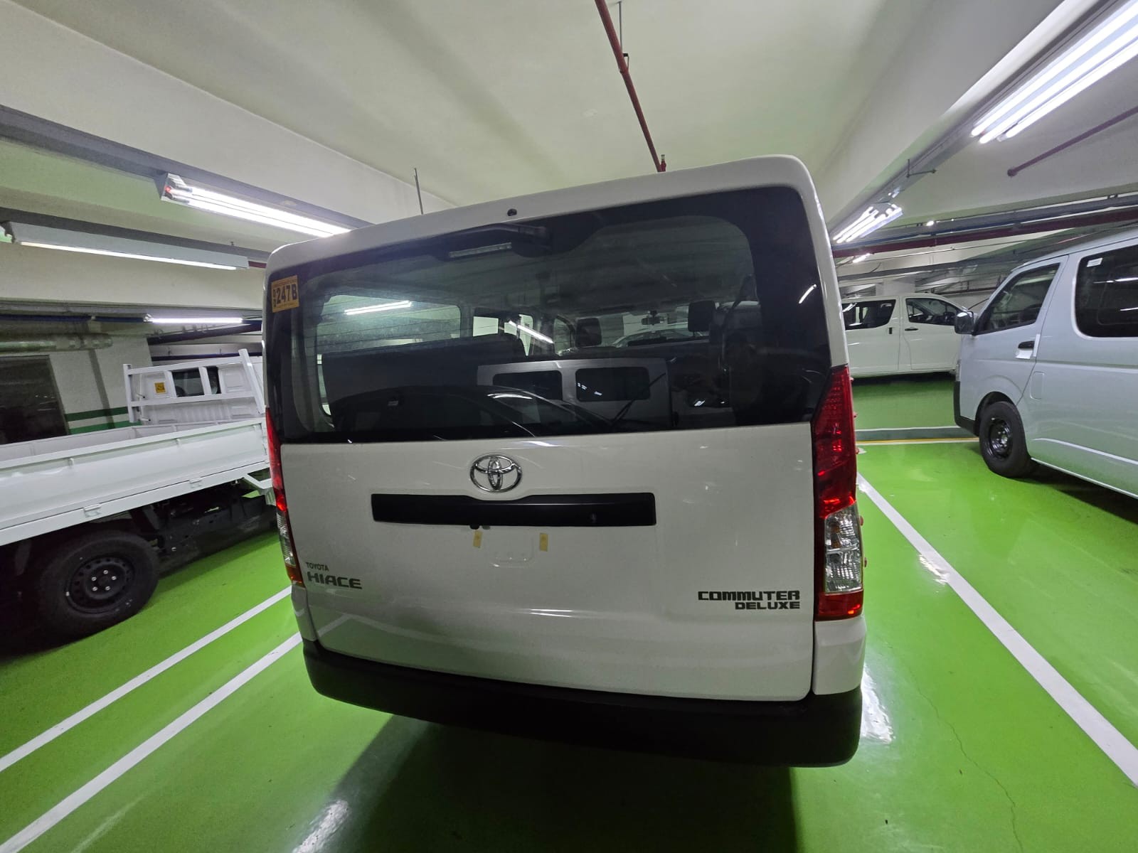2027 TOYOTA HIACE VAN COMMUTER DELUXE 2.8 2WD MT White image 5