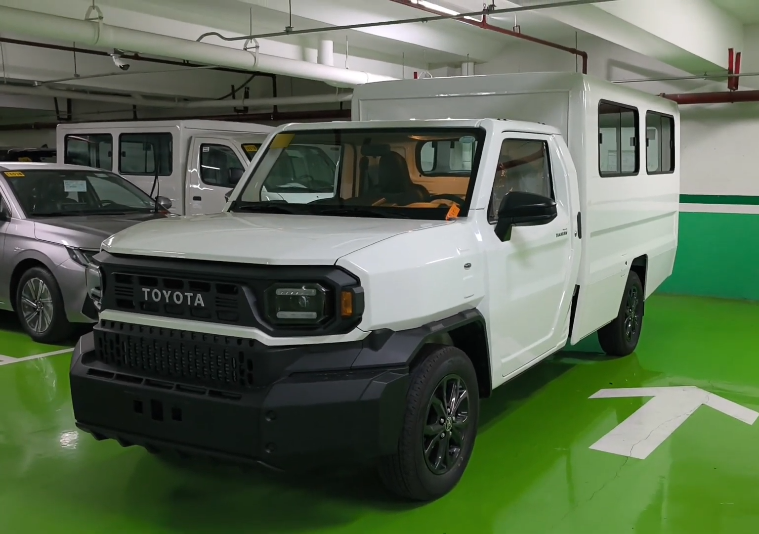 2027 TOYOTA TAMARAW VAN GL Utility Van 2.4 2WD AT White image 2