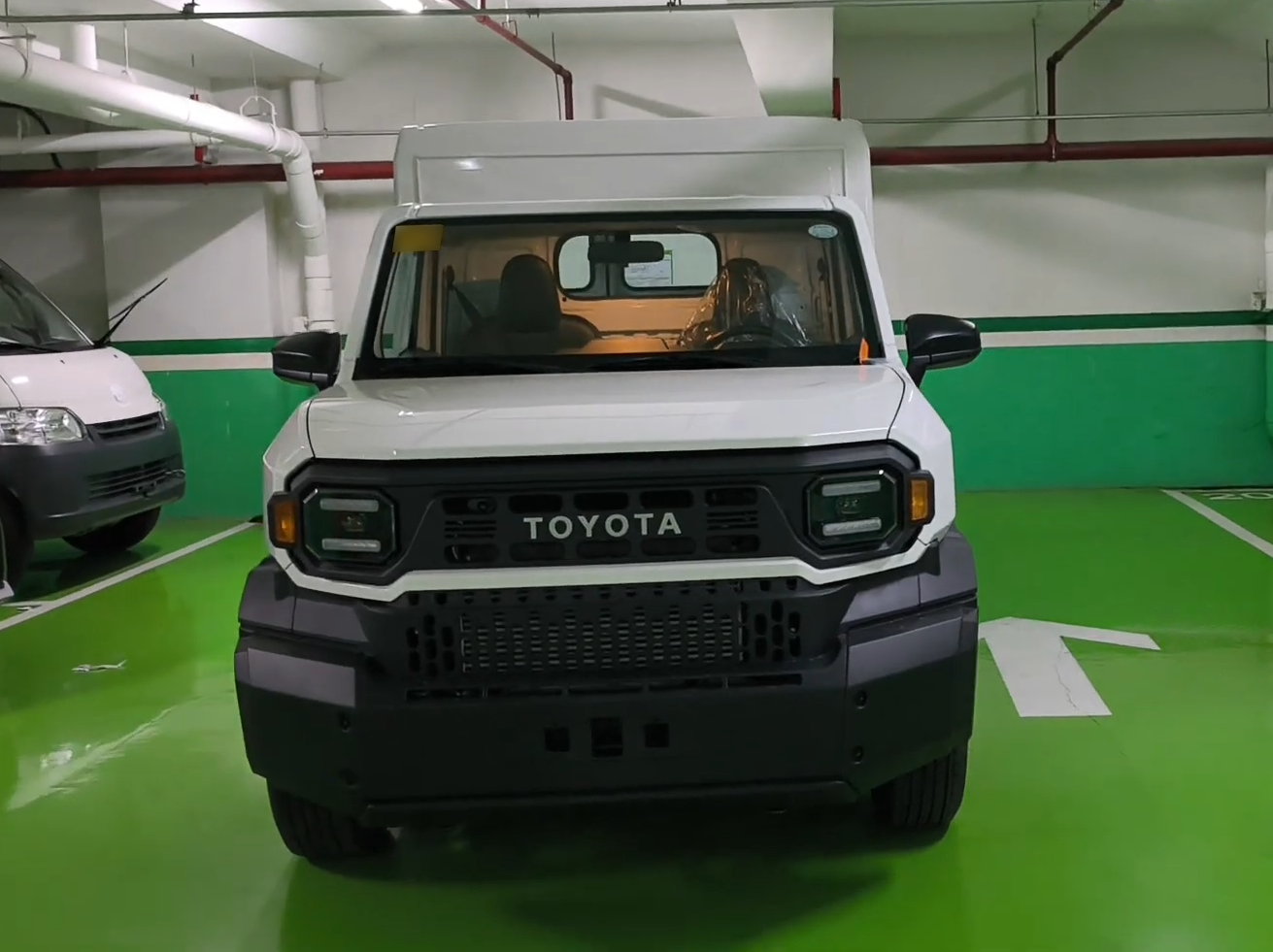 2027 TOYOTA TAMARAW VAN GL Utility Van 2.4 2WD AT White image 5
