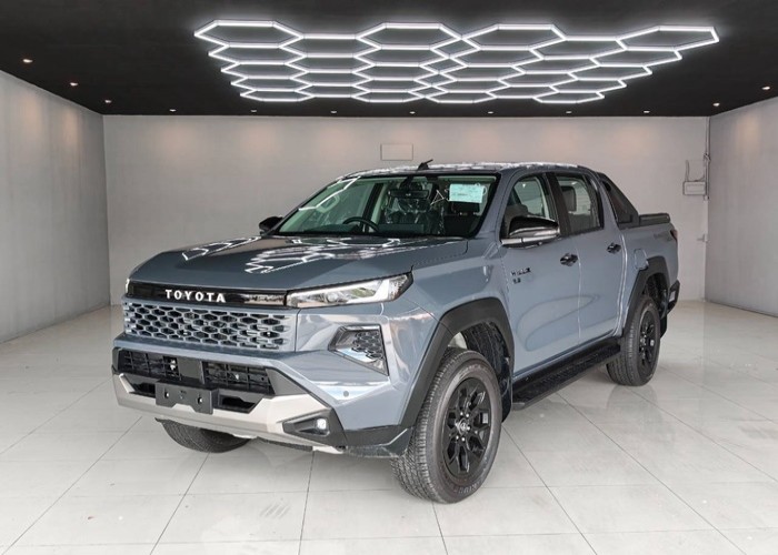 2026 TOYOTA HILUX TRAVO OVERLAND 2.8 4WD AT