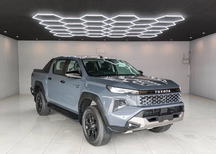 2026 TOYOTA HILUX TRAVO OVERLAND 2.8 4WD AT image 12