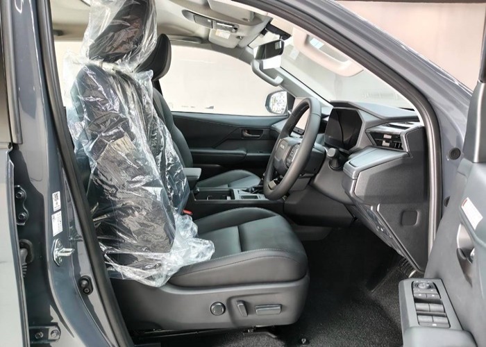 2026 TOYOTA HILUX TRAVO OVERLAND 2.8 4WD AT Gray image 10