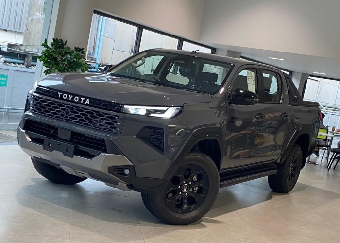 2026 TOYOTA HILUX TRAVO OVERLAND 2.8 2WD AT