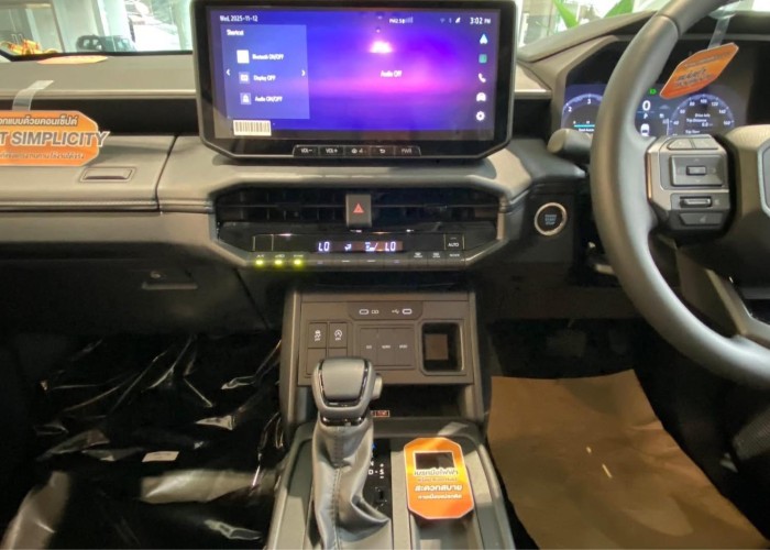 2026 TOYOTA HILUX TRAVO OVERLAND 2.8 2WD AT image 4