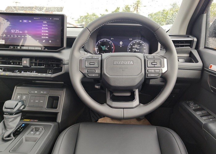 2026 TOYOTA HILUX TRAVO OVERLAND 2.8 2WD image 12