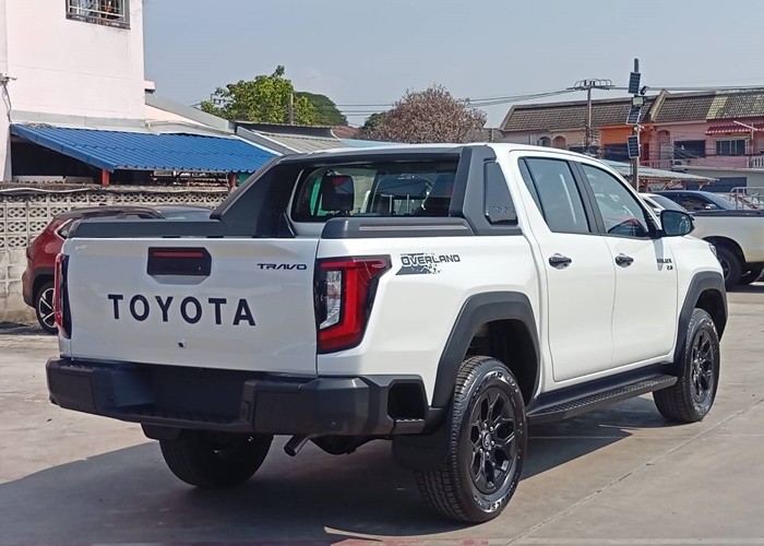 2026 TOYOTA HILUX TRAVO OVERLAND 2.8 2WD AT White image 7