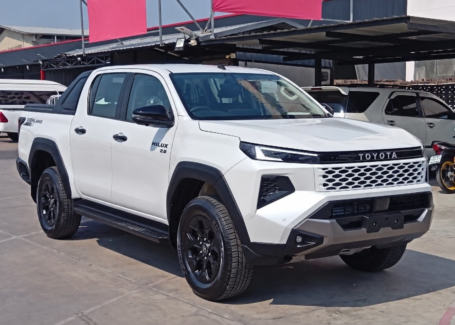 2026 TOYOTA HILUX TRAVO OVERLAND 2.8 2WD AT White image 18