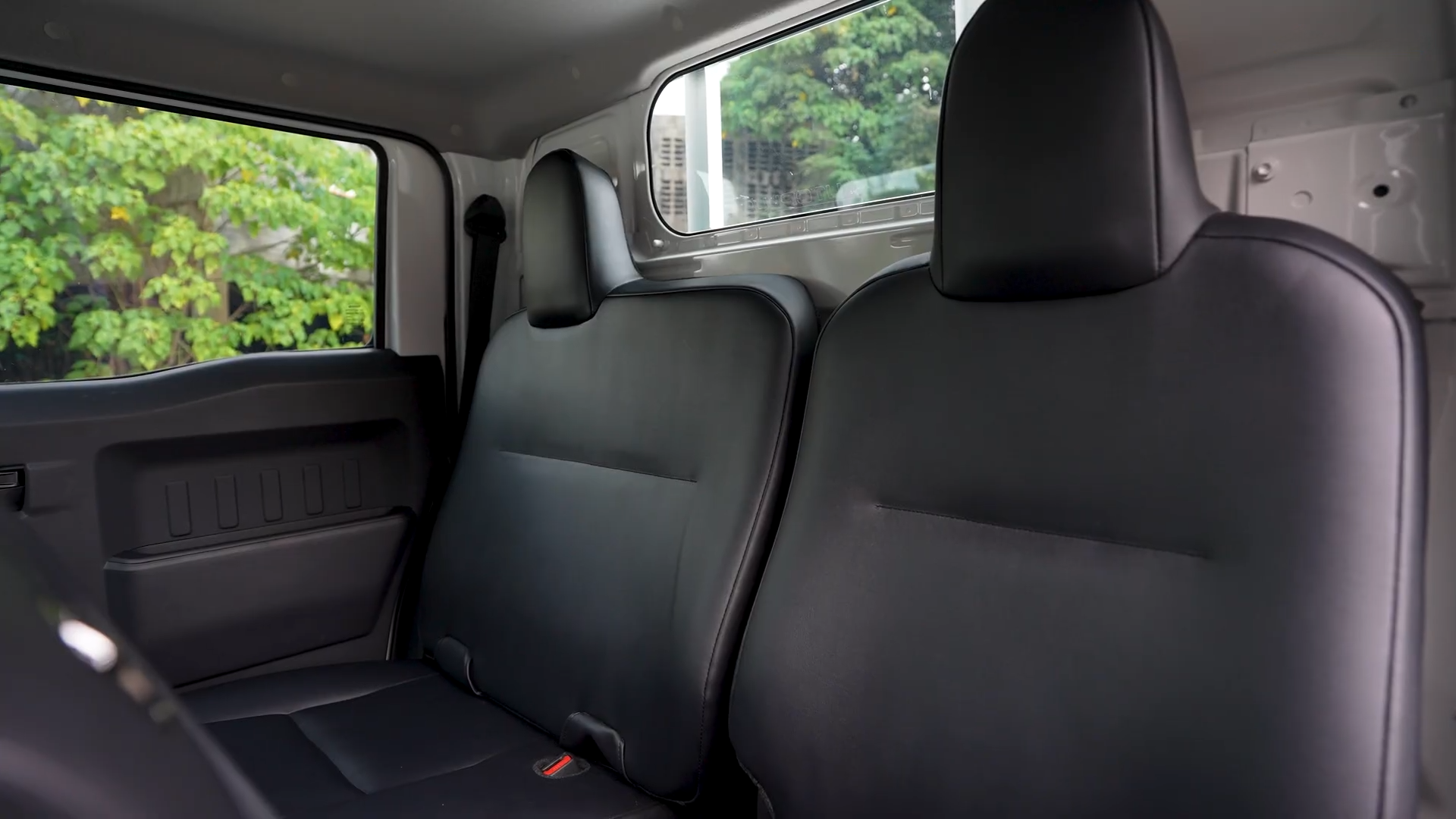 2027 TOYOTA TAMARAW SINGLE CAB Dropside Gas 2.0 2WD MT White image 8