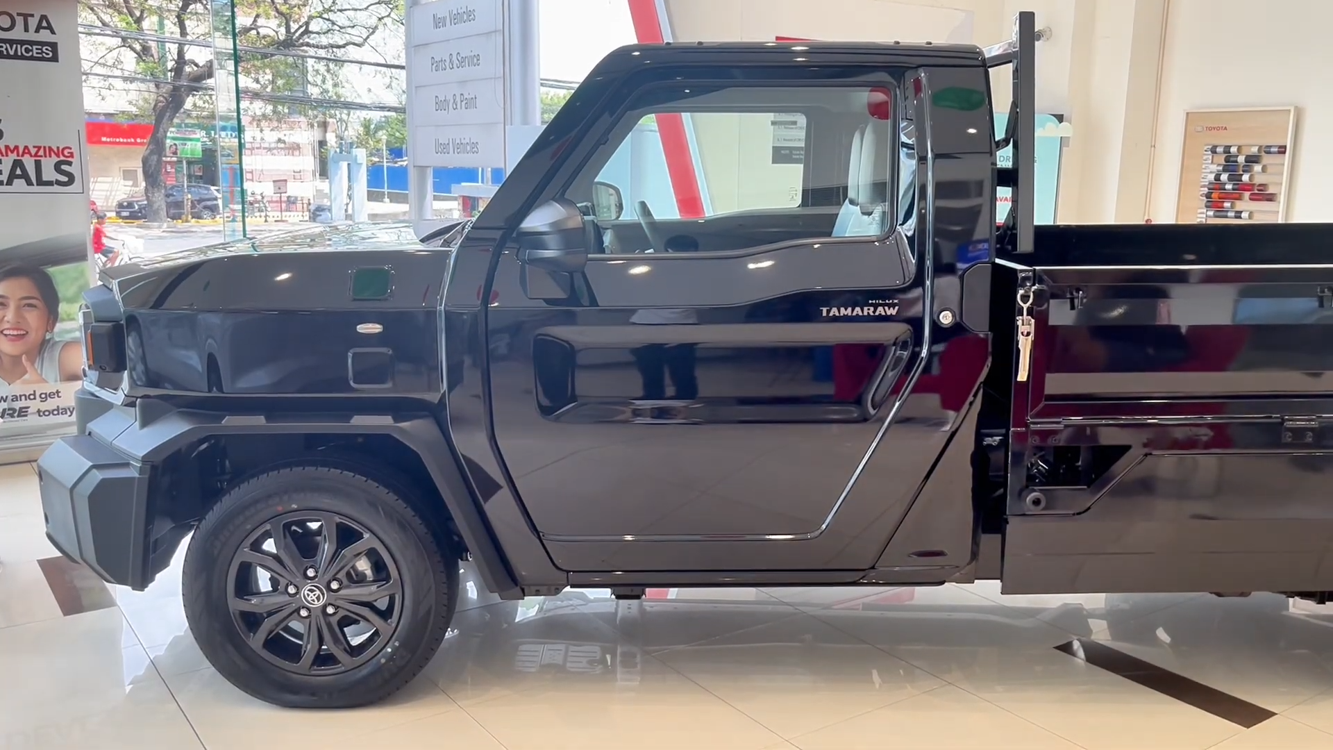 2027 TOYOTA TAMARAW SINGLE CAB GL Dropside DSL 2.4 2WD AT Black image 3
