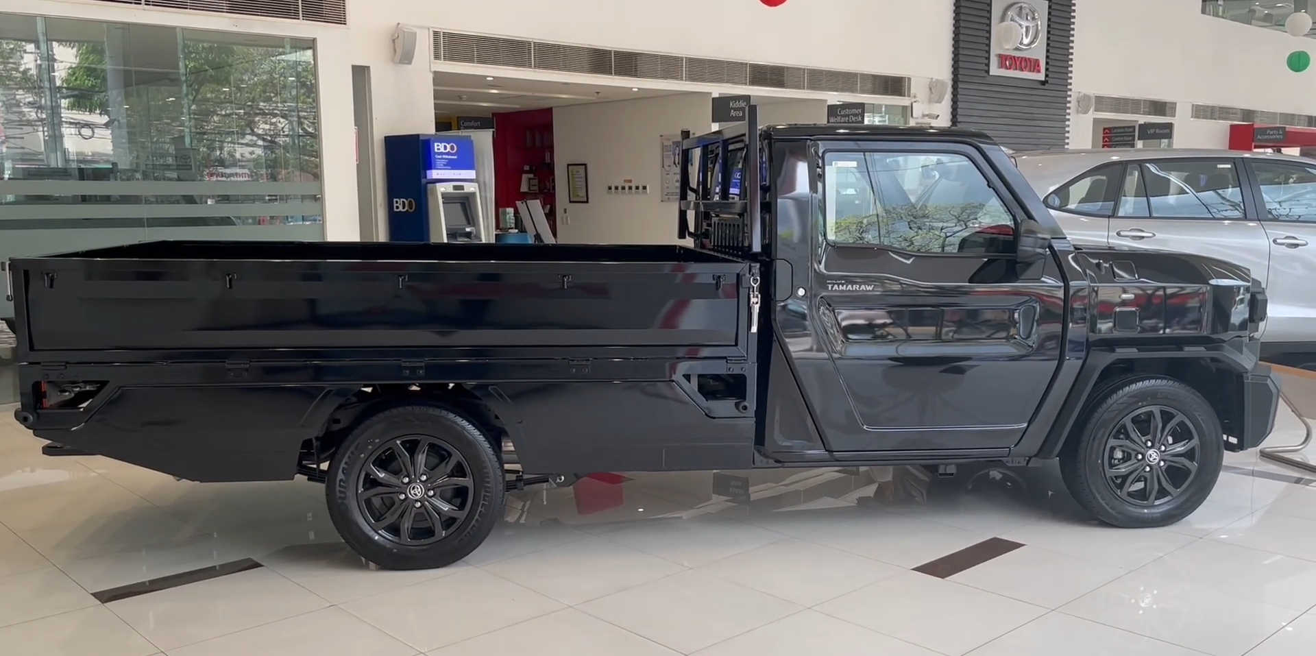 2027 TOYOTA TAMARAW SINGLE CAB GL Dropside DSL 2.4 2WD AT Black image 6