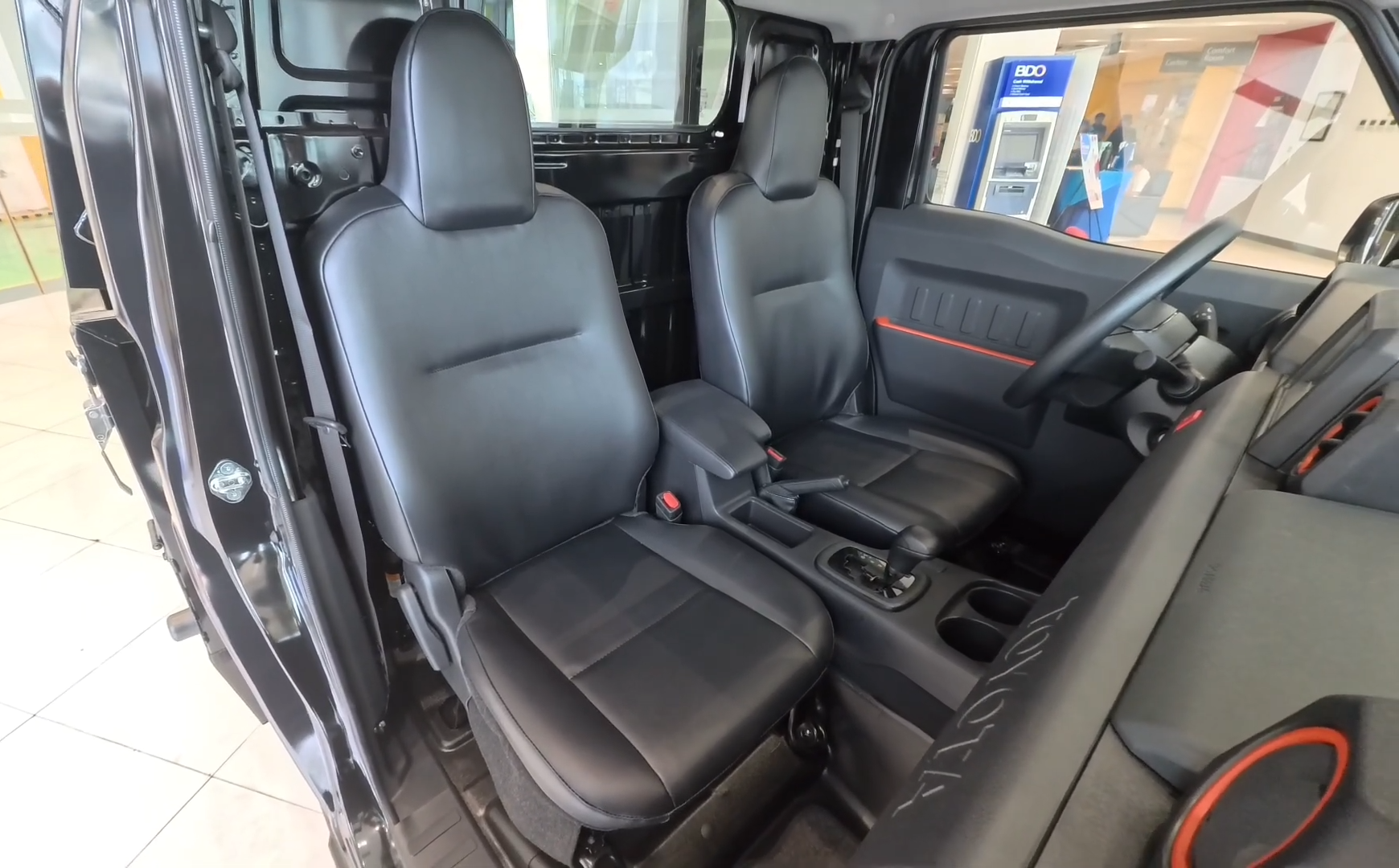 2027 TOYOTA TAMARAW SINGLE CAB GL Dropside DSL 2.4 2WD AT Black image 13