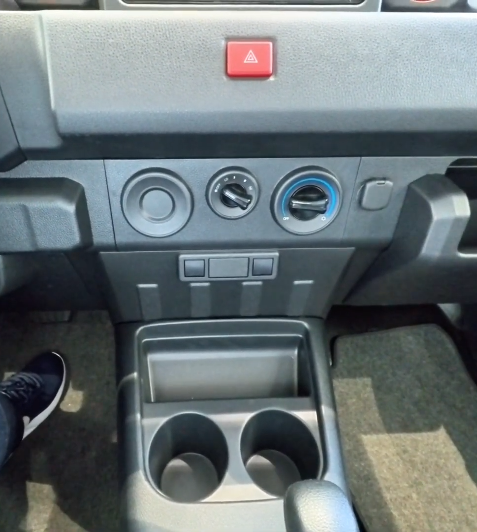 2027 TOYOTA TAMARAW SINGLE CAB GL Dropside DSL 2.4 2WD AT Black image 20