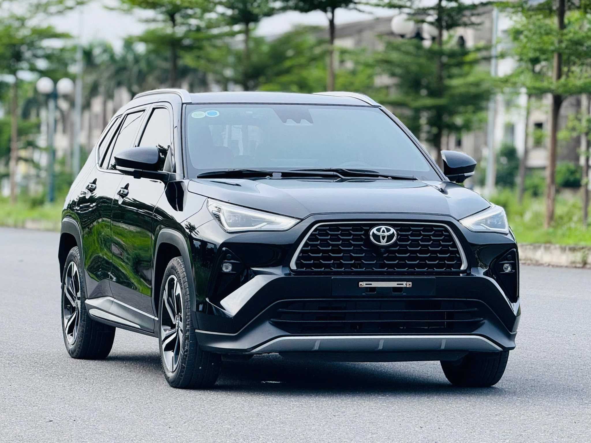 2027 TOYOTA YARIS CROSS SUV PETROL 1.5 2WD CVT Black