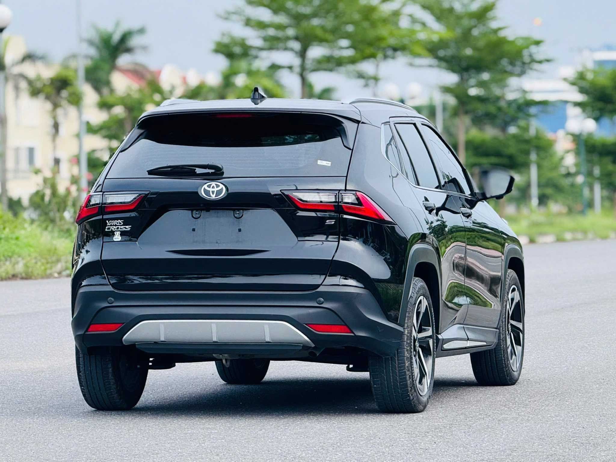 2027 TOYOTA YARIS CROSS SUV PETROL 1.5 2WD CVT Black image 2